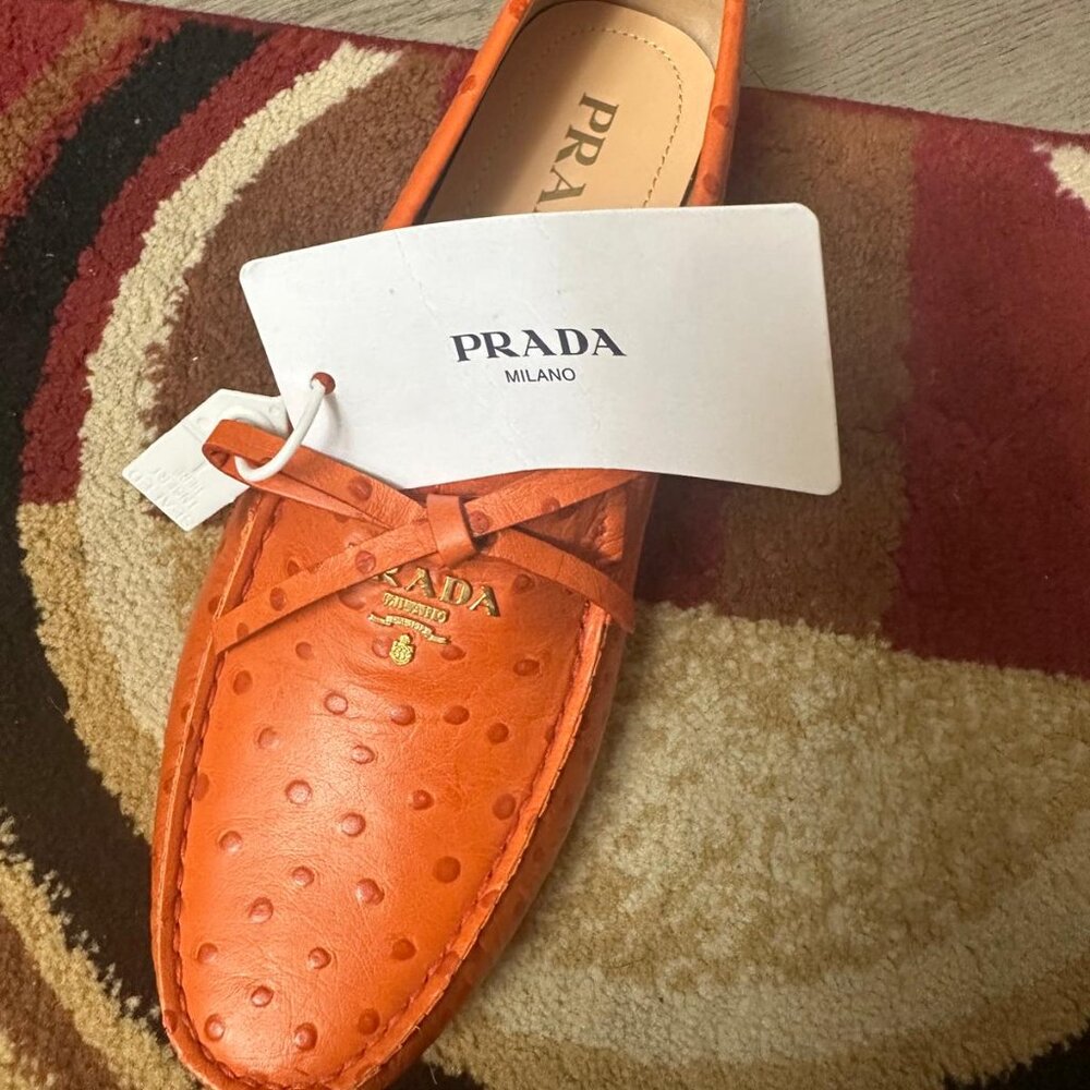 PRADA - Picture 5 of 5